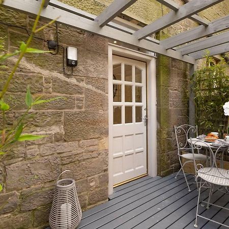 Altido Main Door Entrance Private Courtyard Apartment On The Park Edinburg Exteriör bild
